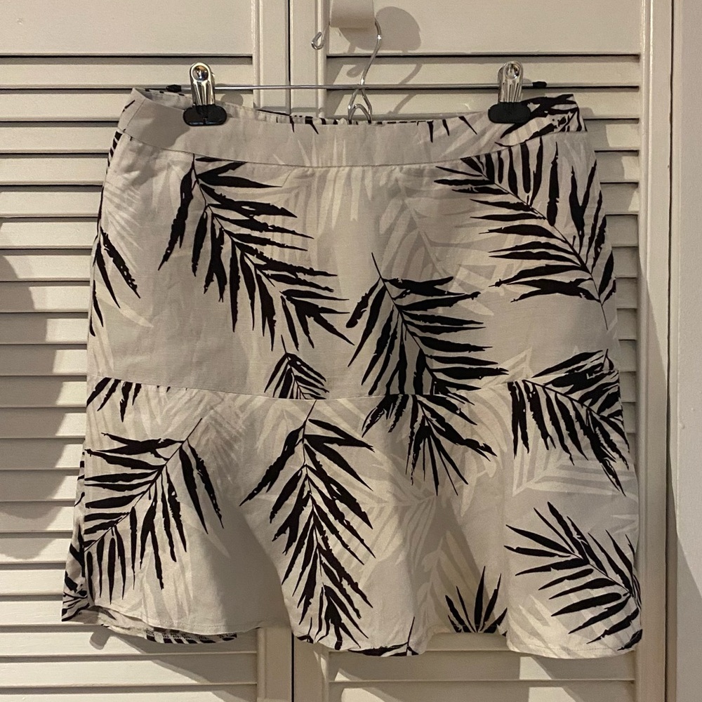 Black and White Leaf Print Skirt